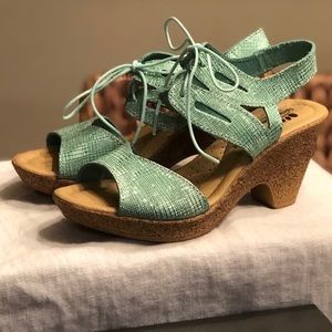 Spring step leather wedges